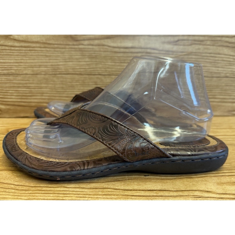b.o.c. Born Concept Brown Floral Embossed Thong Sandals Women's Sz 8 - Picture 3 of 9